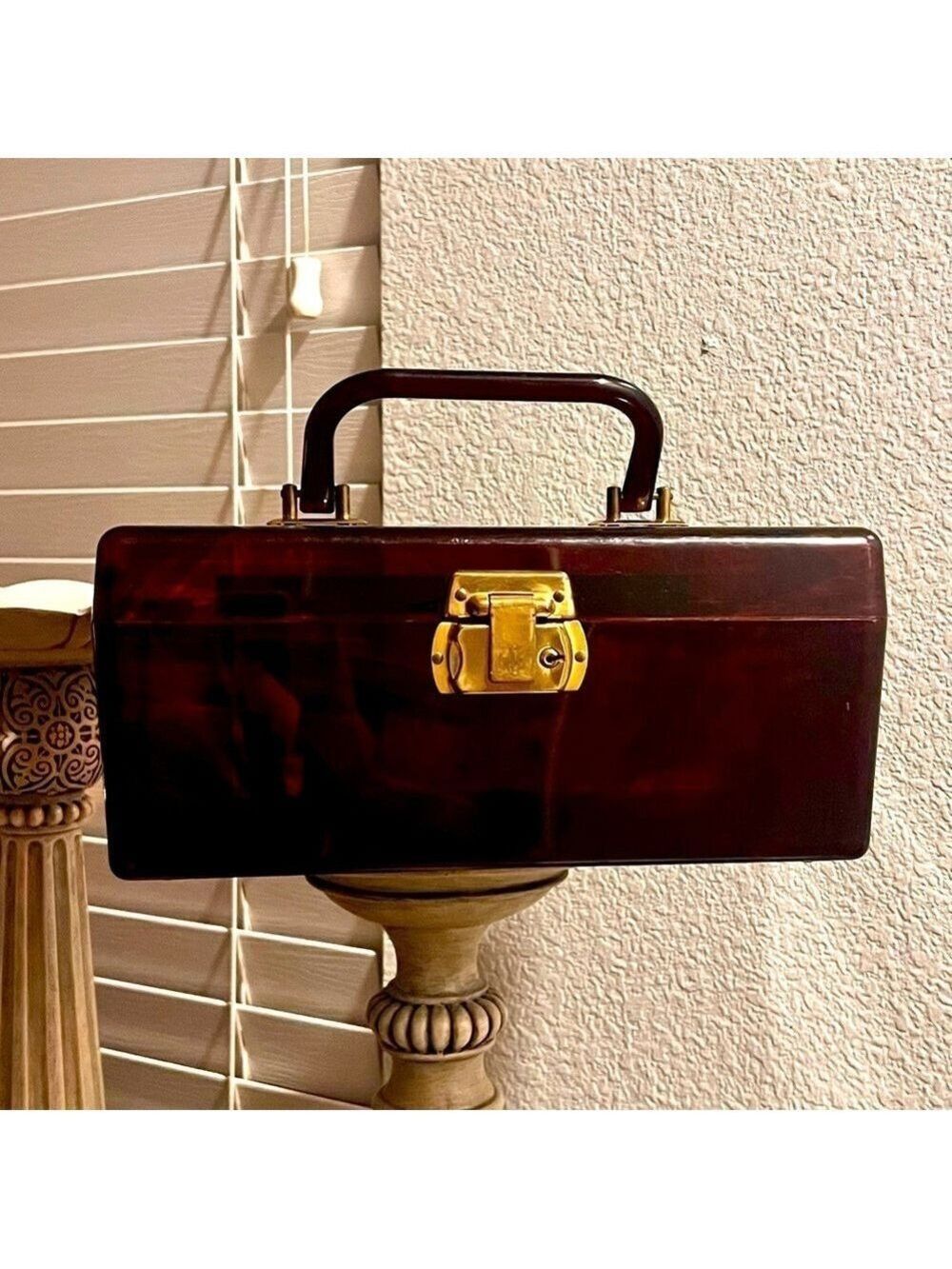 VINTAGE TORTOISE LUCITE box handbag with key. Unbranded.